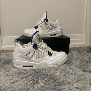 Jordan Metalic 4s - Sneakers in White and Purple